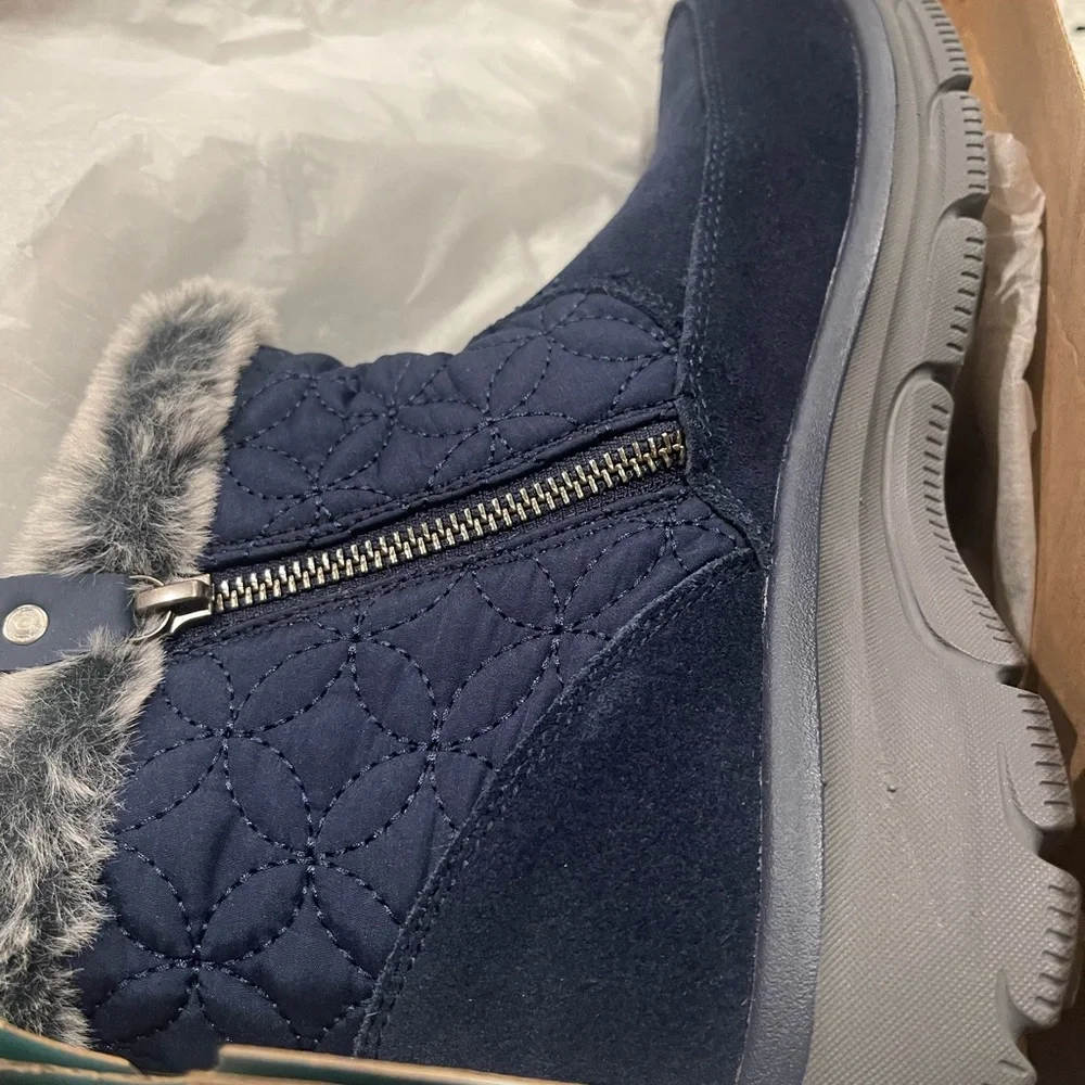 Skechers easy going puffer fur boots nib sz 9.5m
